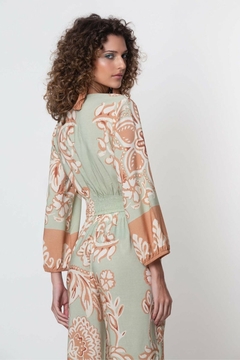 CROPPED DE VISCOSE COM MANGA 7/8 na internet