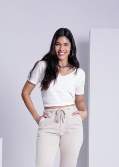 BLUSA MALHA LISTRADA COM DECOTE V na internet
