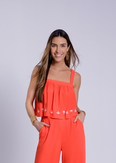 CROPPED EM VISCOSE SEM MANGAS COM BORDADOS
