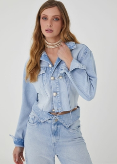 JAQUETA JEANS CROPPED FEMININA