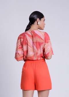 CAMISA EM VISCOSE MANGA 3/4 ESTAMPADA - loja online