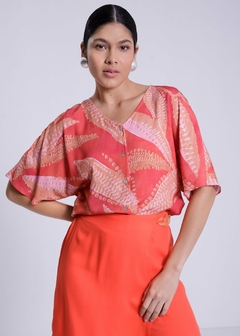 CAMISA EM VISCOSE MANGA 3/4 ESTAMPADA - comprar online