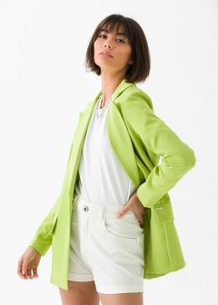 BLAZER EM ALFAIATARIA SOLTO FEMININO ALONGADO na internet
