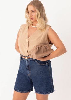 SHORTS JEANS FEMININO COM CINTO na internet