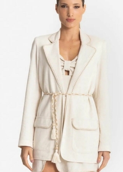 BLAZER LEILA LINHO ALONGADO na internet