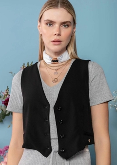 COLETE EM ALFAIATARIA FEMININO BIAMAR PRETO - Amsterdam Closet
