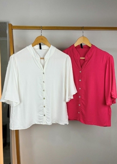 CAMISA EM VISCOSE COM MANGA FLARE na internet
