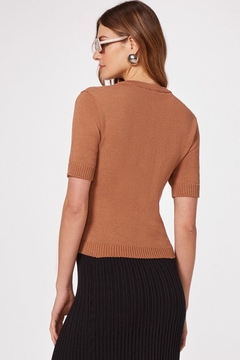 BLUSA EM TRICO LEVE - loja online