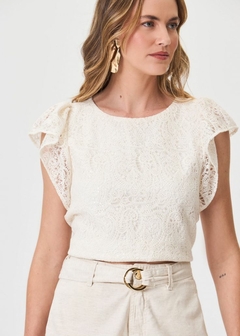 BLUSA EM RENDA SOLTA BRILHO