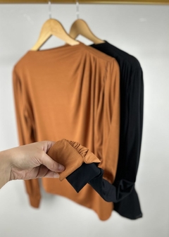 Blusa Malha Básica Manga Longa Feminina - loja online