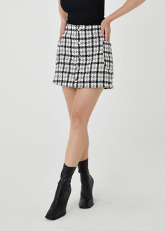SAIA TWEED CURTA XADREZ DETALHE FRONTAL COM BOTÕES - comprar online