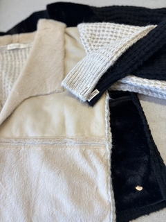 Casaco Tricot Com Detalhes Suede Feminino - Amsterdam Closet