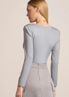 BLUSA ASSIMETRICA EM MALHA POLIAMIDA DELICATE - Amsterdam Closet