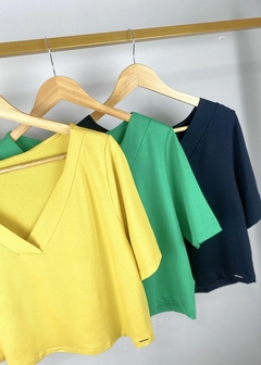 BLUSA MALHA DECOTE V - comprar online