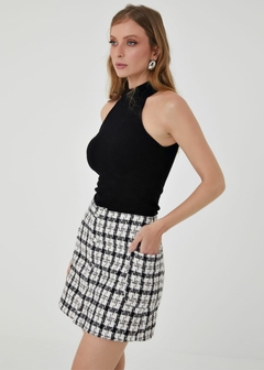 SAIA TWEED CURTA XADREZ DETALHE FRONTAL COM BOTÕES - comprar online