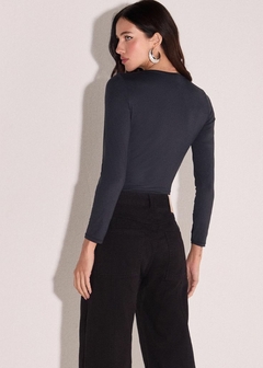 BLUSA DRAPEADA EM MALHA POLIAMIDA DELICATE - Amsterdam Closet