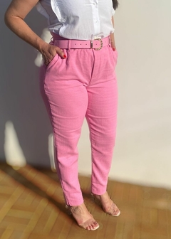 CALÇA EM TECIDO MOM FEMININA COM CINTO - Amsterdam Closet