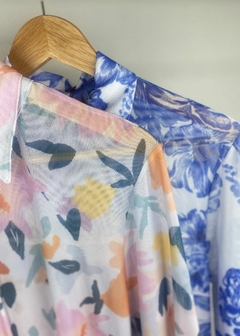 CAMISA EM TULE MANGA 3/4 ALONGADA - loja online