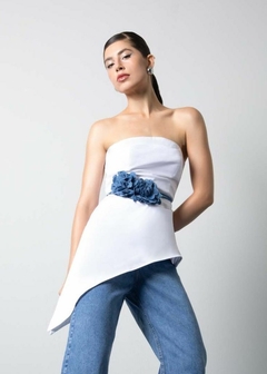 Imagem do BLUSA EM TICOLINE TOMARA CAIA COM PONTA ASSIMÉTRICA