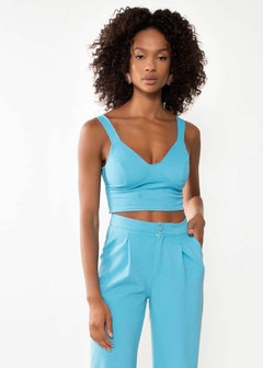 REGATA CROPPED EM ALFAIATARIA JUSTO FEMININO