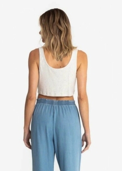 REGATA CROPPED MALHA CANELADA