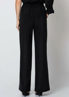 CALÇA EM TECIDO COM ELASTICO