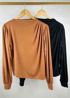 Blusa Malha Básica Manga Longa Feminina na internet