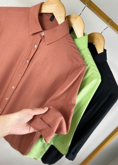 CAMISA EM VISCOSE MANGA 3/4 - comprar online
