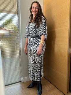 VESTIDO EM VISCOSE MIDI PLUS SIZE