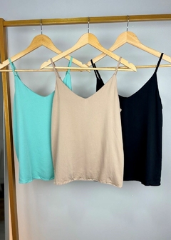 BLUSA EM VISCOSE DECOTE V SEM MANGAS - Amsterdam Closet