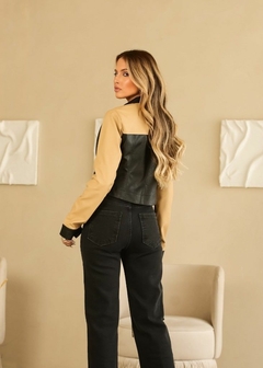 Jaqueta Couro Sintético Bicolor Feminina - comprar online