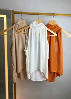 REGATA EM VISCOSE SOLTA COM AMARRAÇÃO NA GOLA - loja online