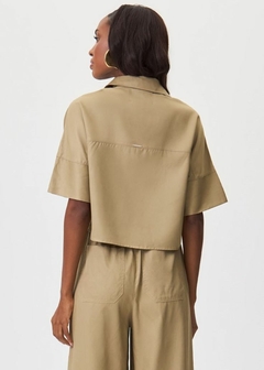 CAMISA BETINA CROPPED EM TECIDO na internet