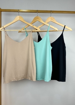 BLUSA EM VISCOSE DECOTE V SEM MANGAS na internet