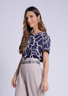 BLUSA EM VISCOSE FEMININA MANGA CURTA na internet
