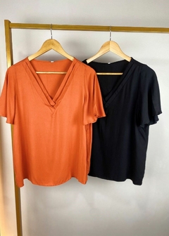 BLUSA VISCOSE COM DECOTE V PLUS SIZE - comprar online