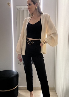 Calça Mom Alfaiataria Comfy Feminino na internet