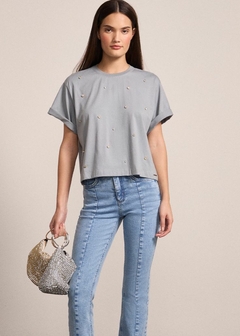 BLUSA EM MALHA COM PEDRARIA na internet