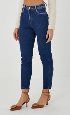 CALÇA FEMININA MODELO MOM DA VISUAL JEANS AZUL ESCURO na internet