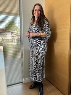 VESTIDO EM VISCOSE MIDI PLUS SIZE