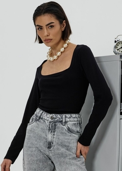 BLUSA DECOTE QUADRADO MANGA LONGA na internet