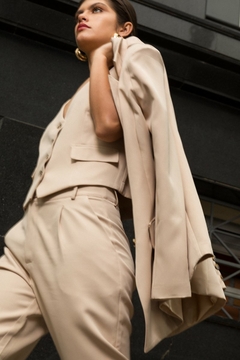 CALÇA EM ALFAIATARIA FEMININA - Amsterdam Closet