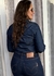 CAMISA JEANS DETALHE NA CINTURA na internet
