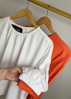 Imagem do BLUSA EM VISCOSE SOLTA MANGA CURTA