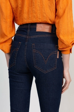 CALÇA JEANS FEMININA AZUL ESCURO FLARE
