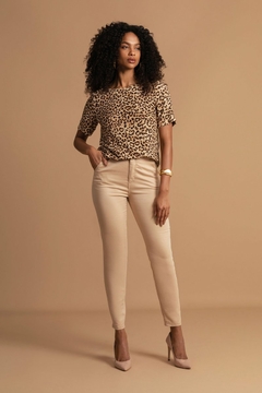 CALÇA EM SARJA FEMININA COM BOLSO FACA - loja online