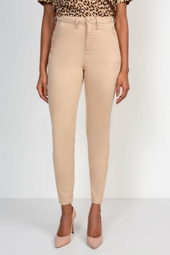 CALÇA EM SARJA FEMININA COM BOLSO FACA - comprar online