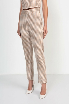 CALÇA EM ALFAIATARIA TWEED SLIM XADREZ FEMININA - loja online