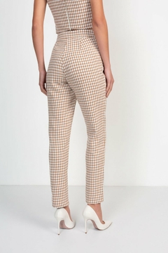 CALÇA EM ALFAIATARIA TWEED SLIM XADREZ FEMININA na internet
