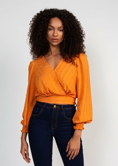 BLUSA EM VISCOSE SOLTA CROPPED FEMININA